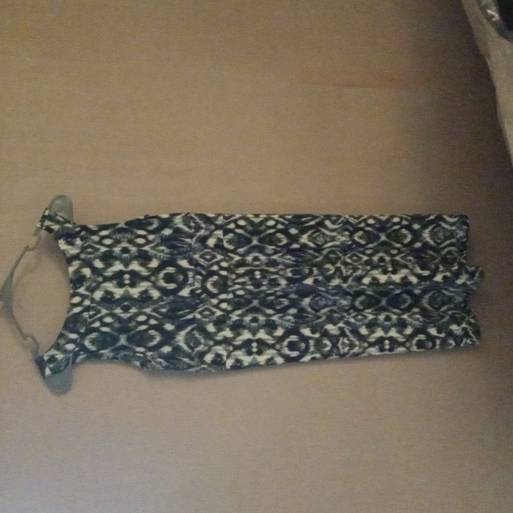 Dress - Picture 4 of 4